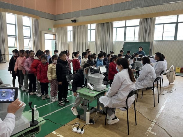 南京市江宁科学园小学开展学生视力检测活动2