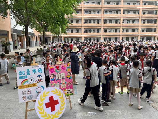 南京市江宁科学园小学红会开展“博爱校园行”活动3