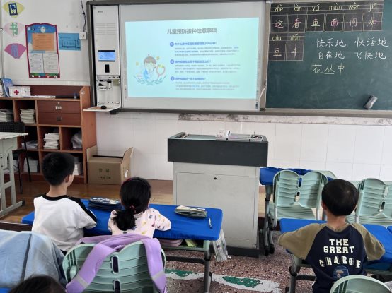 南京市江宁科学园小学开展全国儿童预防接种宣传日宣传活动3