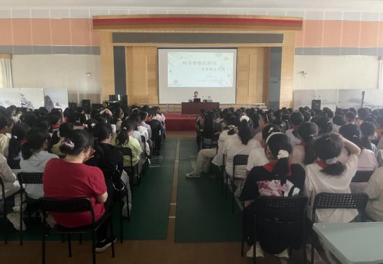 南京市江宁科学园小学举办青春期健康教育讲座