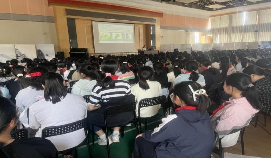 南京市江宁科学园小学举办青春期健康教育讲座2