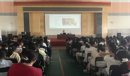 南京市江宁科学园小学举办青春期健康教育讲座3