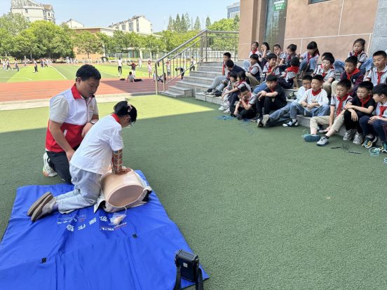 南京市江宁科学园小学开展世界红十字日活动4