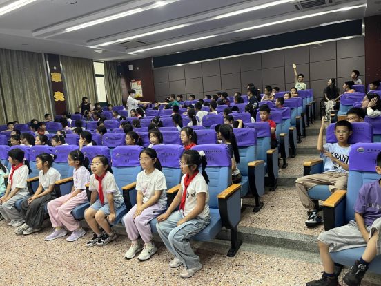 南京市江宁科学园小学开展全国爱眼日宣传活动3