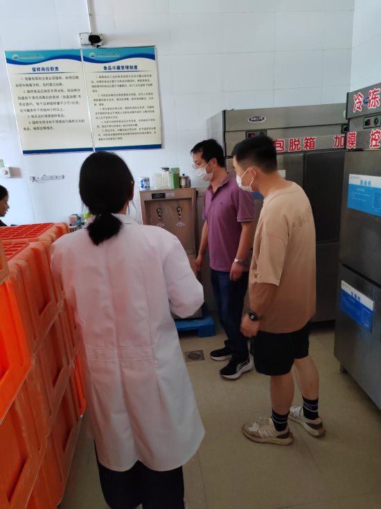 南京市江宁科学园小学开学食堂卫生检查活动1