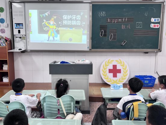 南京市江宁科学园小学红会开展爱牙日活动2