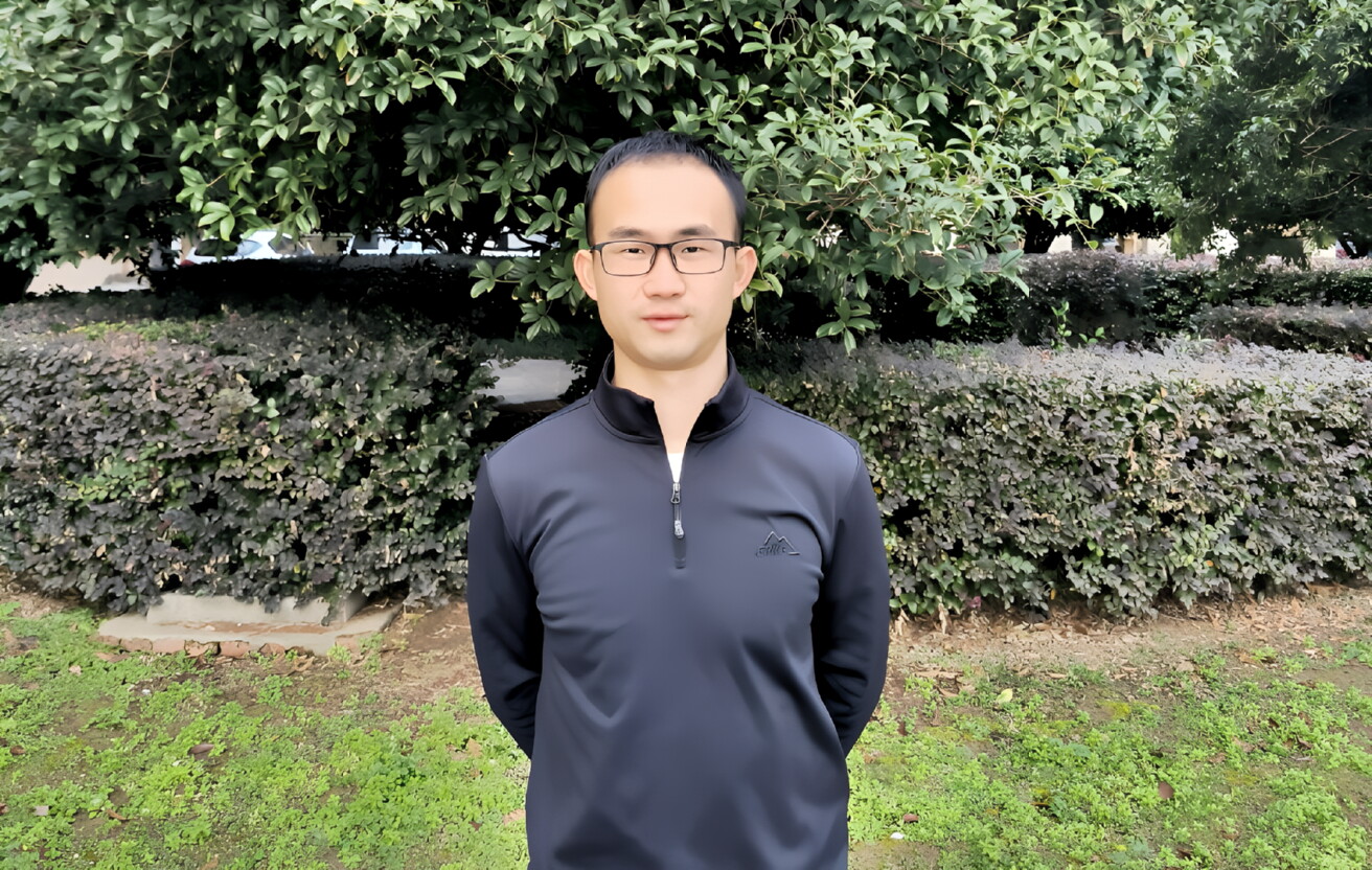 邹春：个人照片.jpg