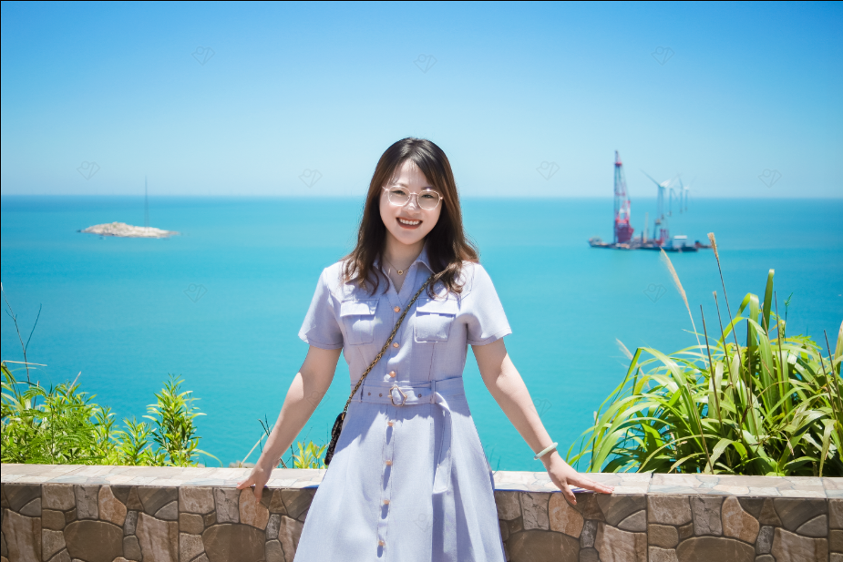 郭笑 教师风采照片.png